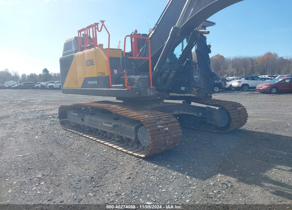 2023 VOLVO EC250E EXCAVATOR VIN: VCEC250EK00317066