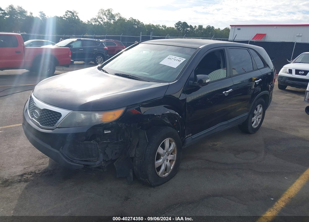 2011 KIA SORENTO LX VIN: 5XYKTCA11BG182992