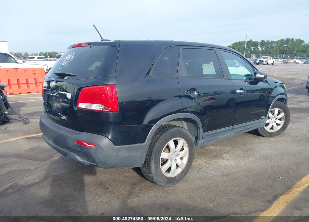 2011 KIA SORENTO LX VIN: 5XYKTCA11BG182992