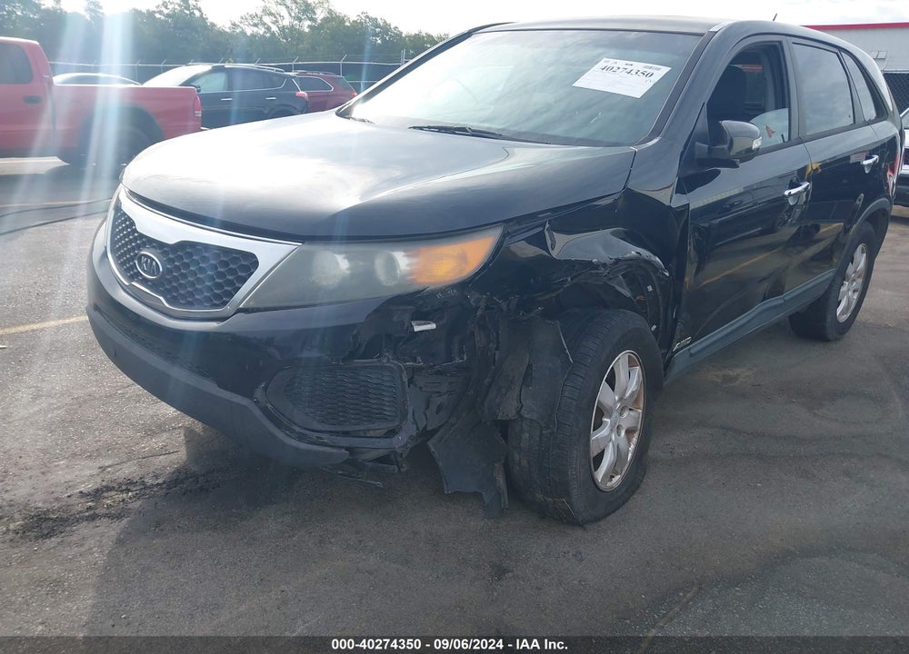 2011 KIA SORENTO LX VIN: 5XYKTCA11BG182992
