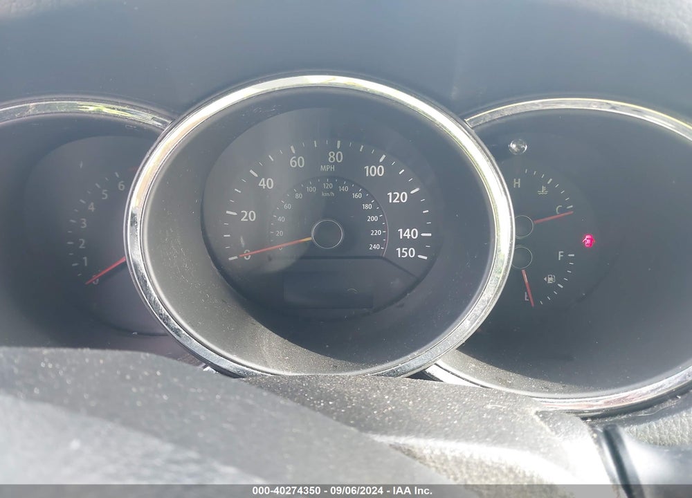 2011 KIA SORENTO LX VIN: 5XYKTCA11BG182992
