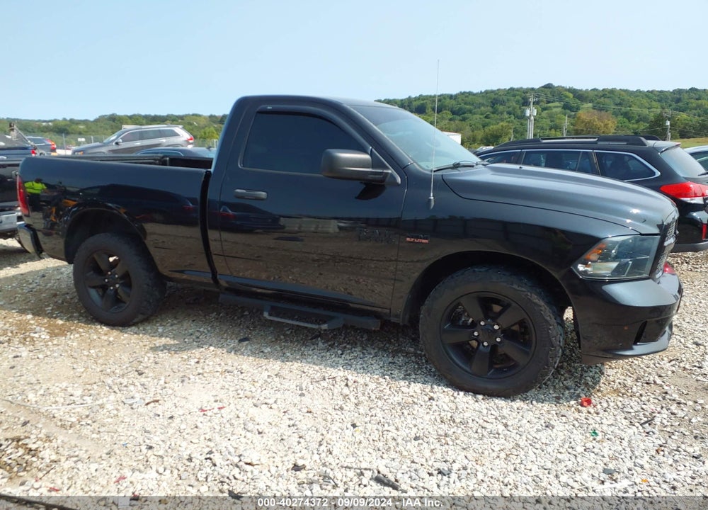 2015 RAM 1500 EXPRESS VIN: 3C6JR7AT7FG683595
