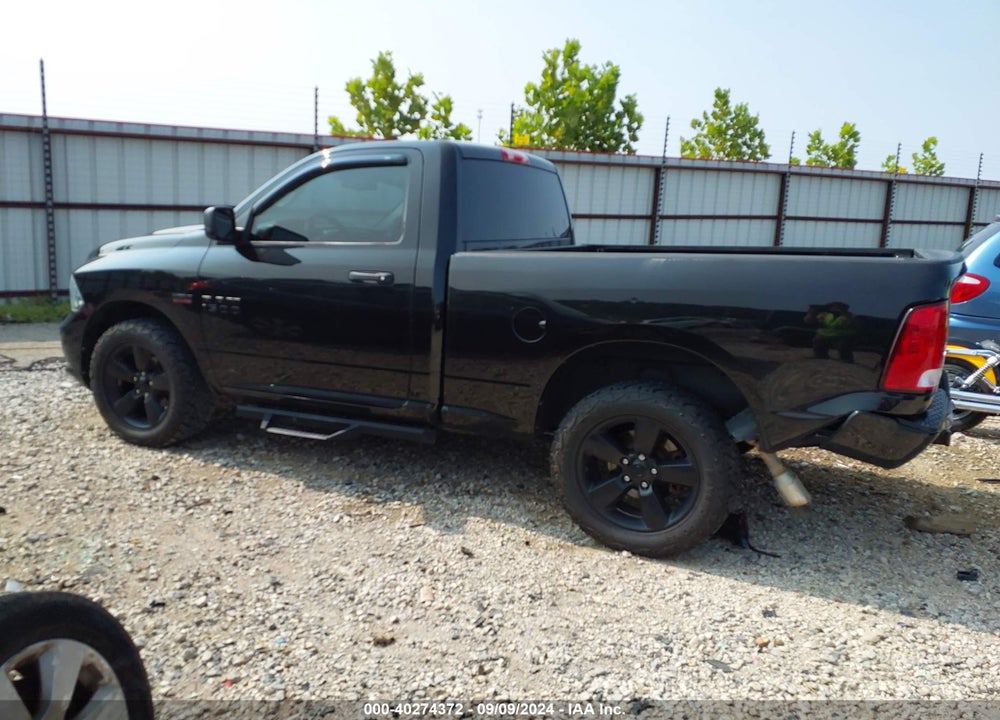 2015 RAM 1500 EXPRESS VIN: 3C6JR7AT7FG683595