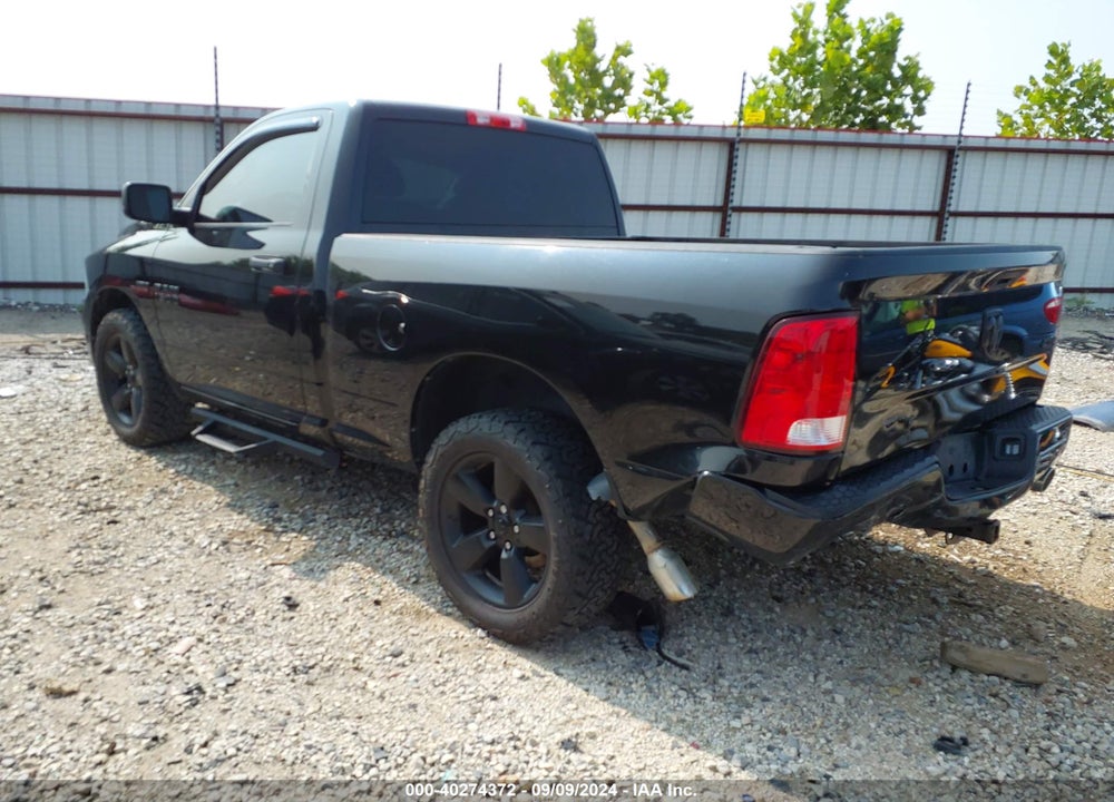 2015 RAM 1500 EXPRESS VIN: 3C6JR7AT7FG683595