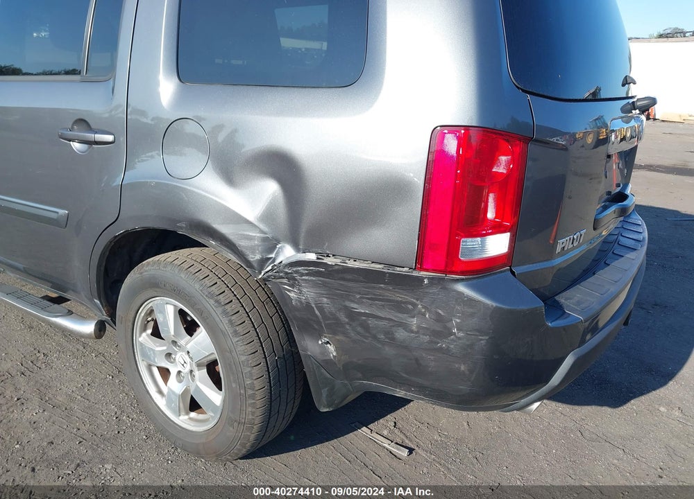 2011 HONDA PILOT EX VIN: 5FNYF4H42BB037586