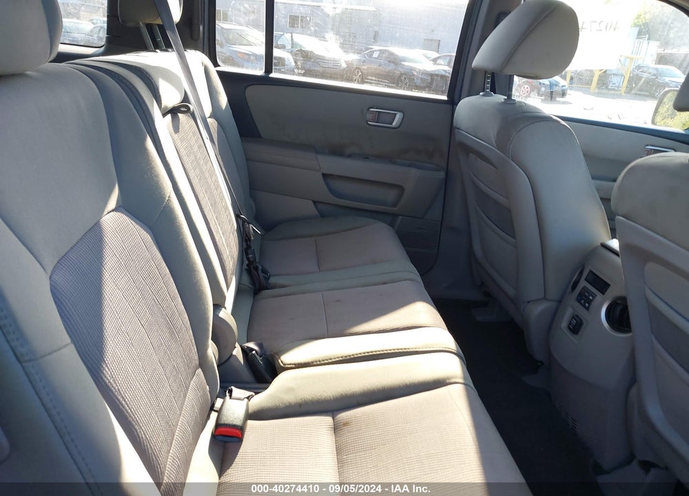 2011 HONDA PILOT EX VIN: 5FNYF4H42BB037586