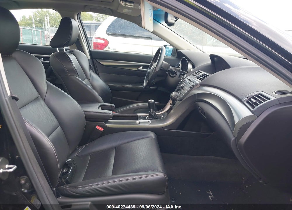 2014 ACURA TL 3.7 VIN: 19UUA9E50EA000073