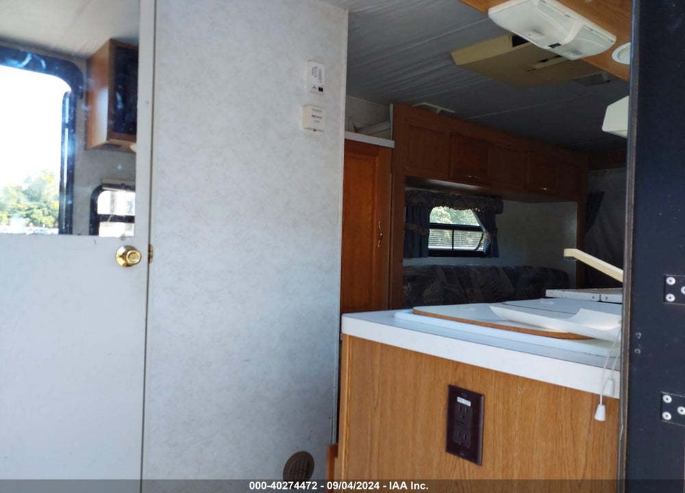 2002 FOREST RIVER FLAGSTAFF LITE WEIGHT TRAILERS VIN: 4X4TFLY212D075928