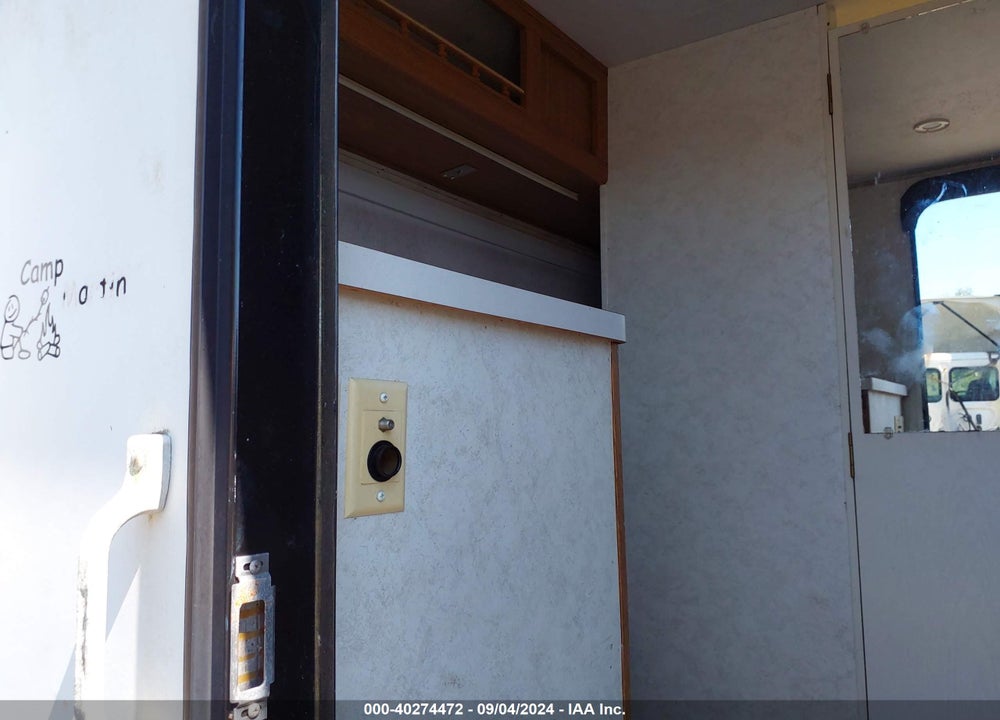 2002 FOREST RIVER FLAGSTAFF LITE WEIGHT TRAILERS VIN: 4X4TFLY212D075928