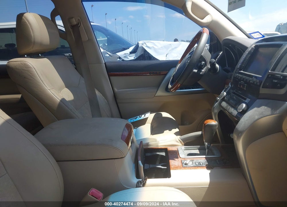2015 TOYOTA LAND CRUISER V8 VIN: JTMHY7AJ1F4032890