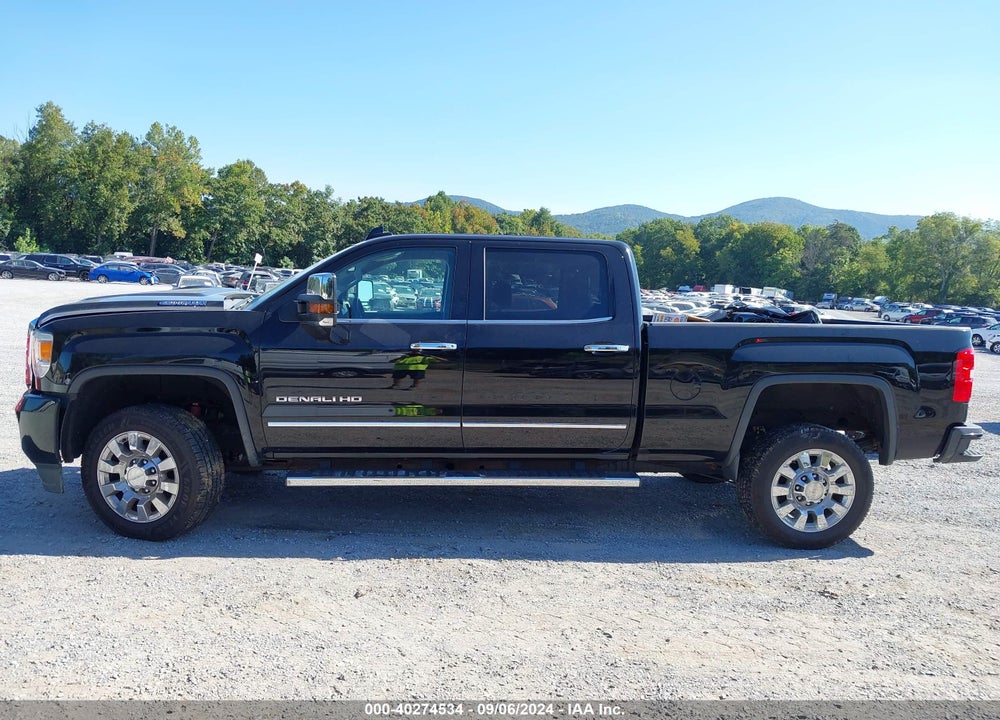 2017 GMC SIERRA 2500HD DENALI VIN: 1GT12UEY4HF240925