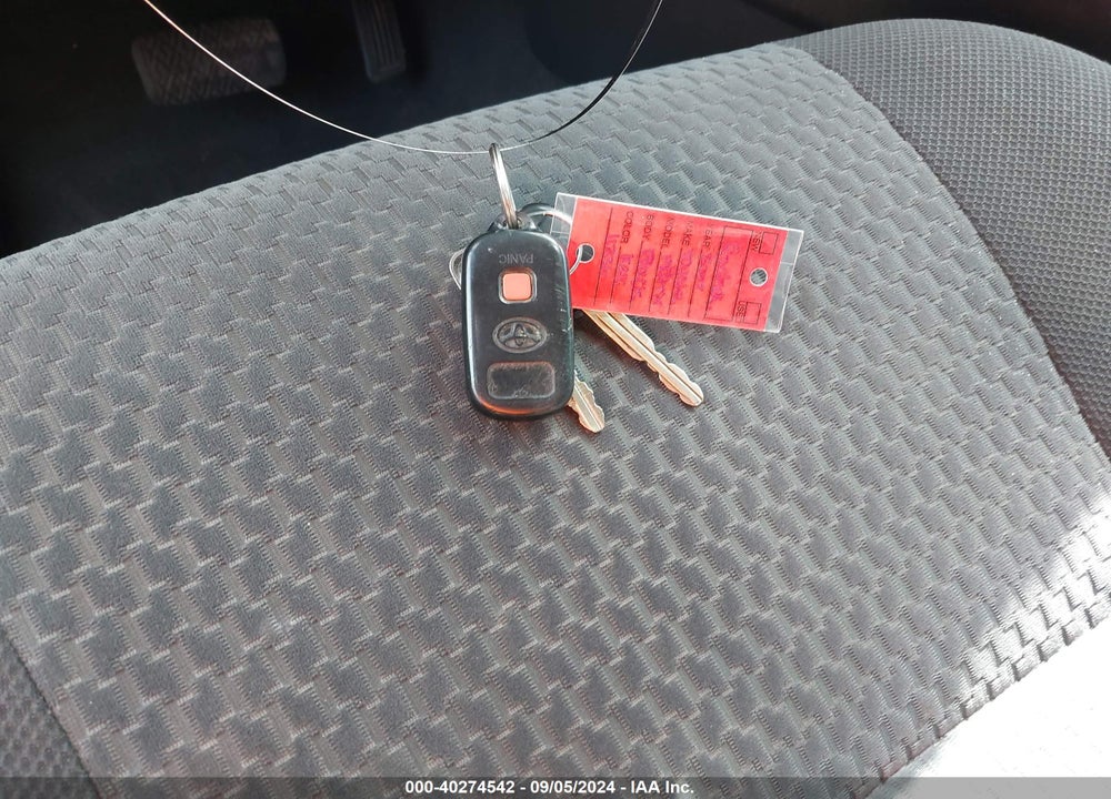 2007 TOYOTA MATRIX VIN: 2T1KR32E47C678601