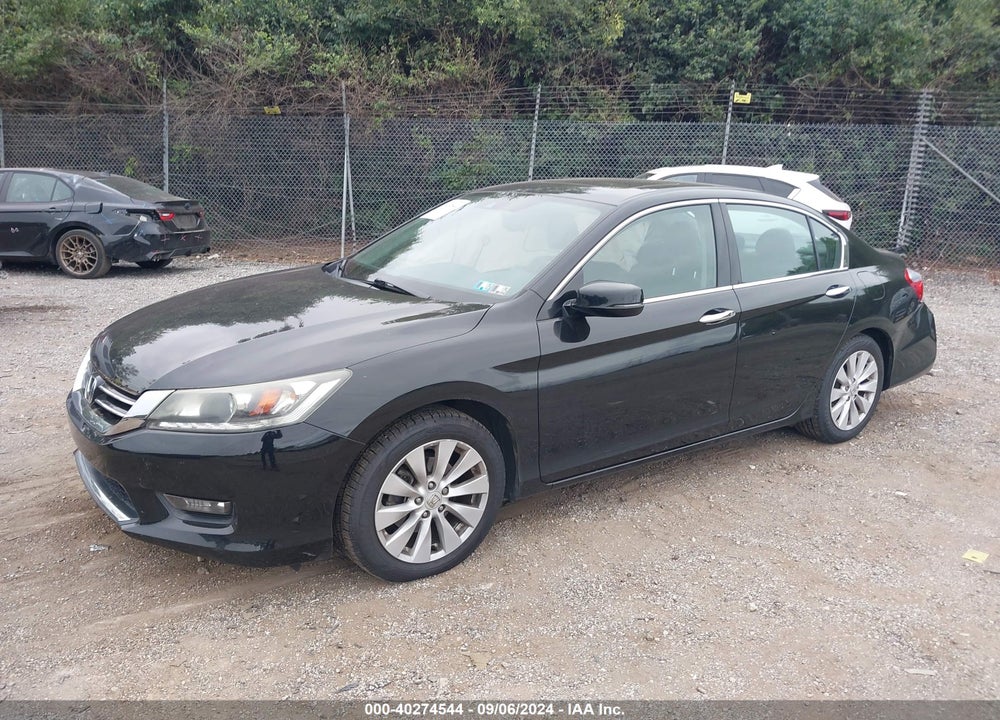 2015 HONDA ACCORD EX-L V-6 VIN: 1HGCR3F88FA007218