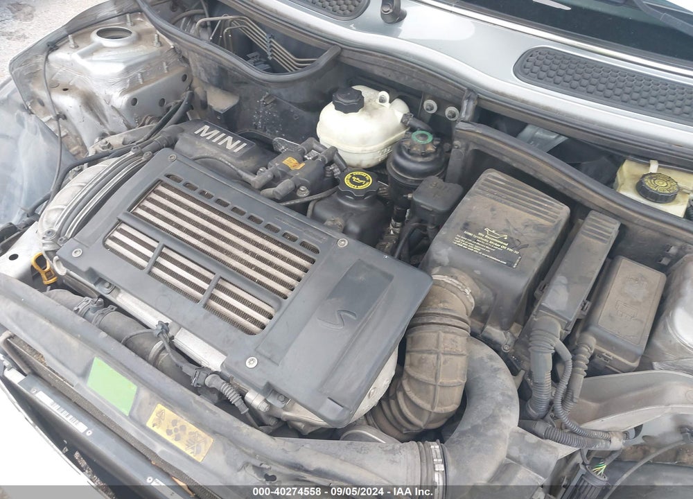 2005 MINI COOPER S VIN: WMWRE33595TL12001