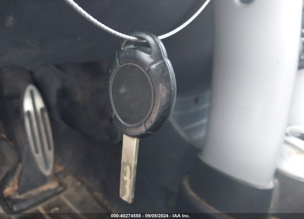 2005 MINI COOPER S VIN: WMWRE33595TL12001
