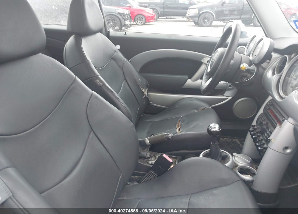2005 MINI COOPER S VIN: WMWRE33595TL12001