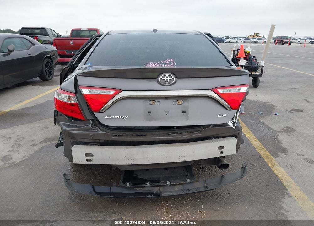 2015 TOYOTA CAMRY SE VIN: 4T1BF1FKXFU066140