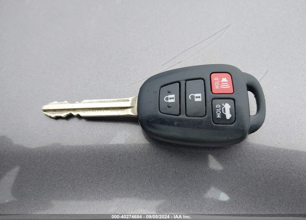 2015 TOYOTA CAMRY SE VIN: 4T1BF1FKXFU066140