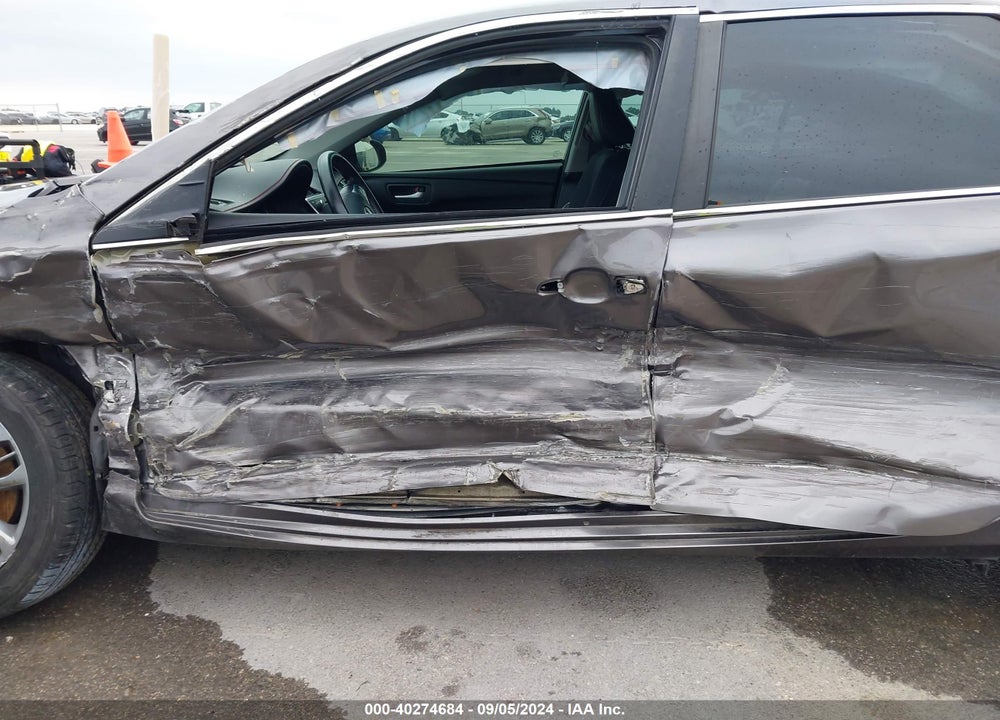 2015 TOYOTA CAMRY SE VIN: 4T1BF1FKXFU066140