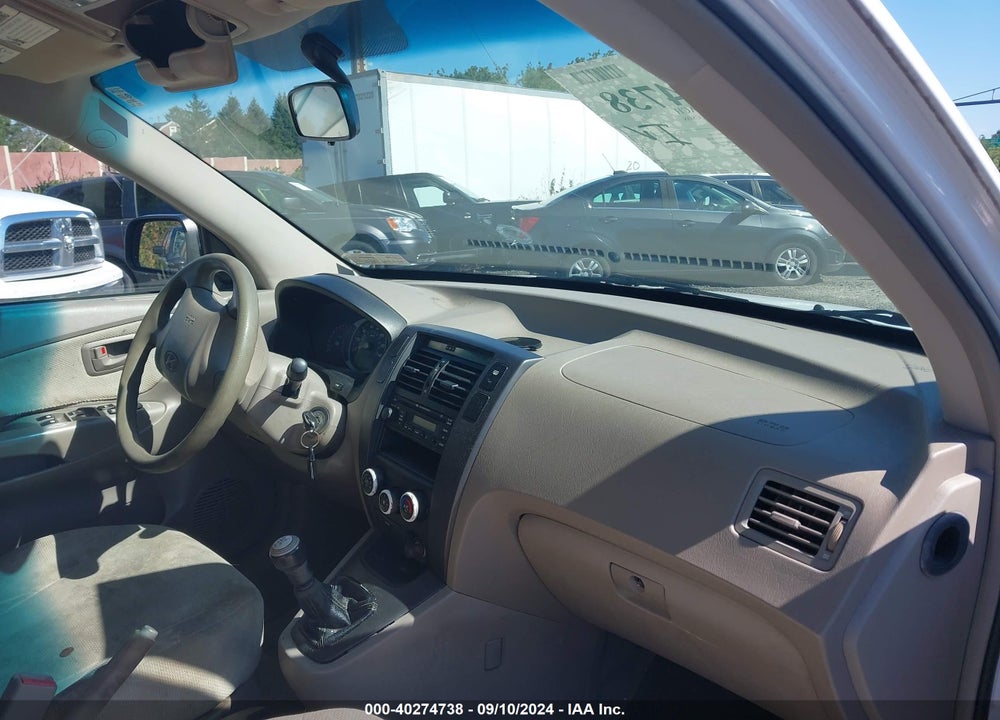 2005 HYUNDAI TUCSON GL VIN: KM8JM72B05U234523