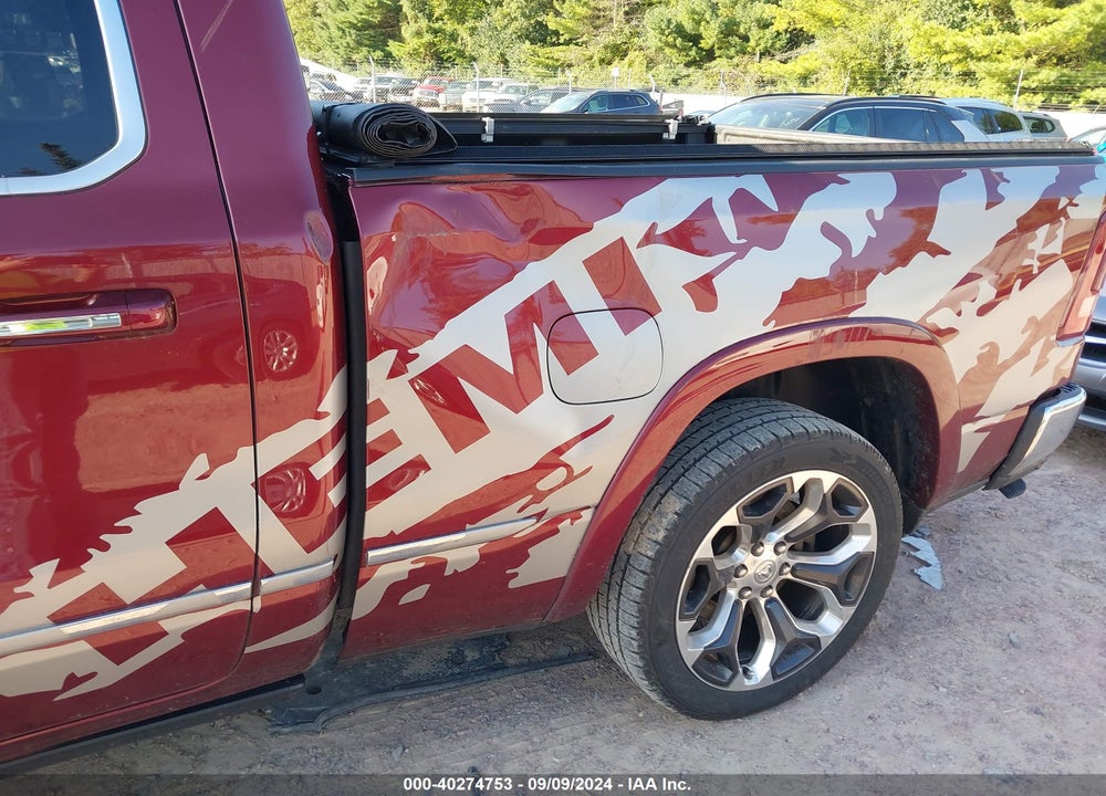2019 RAM 1500 LIMITED 4X4 6'4 BOX VIN: 1C6SRFPT1KN647344