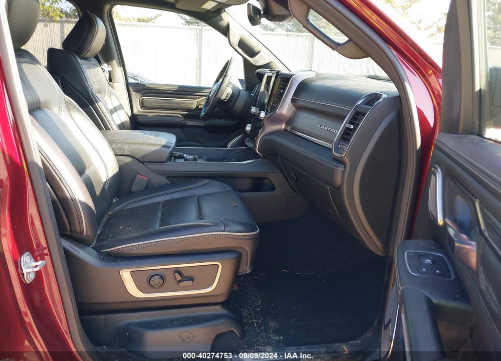 2019 RAM 1500 LIMITED 4X4 6'4 BOX VIN: 1C6SRFPT1KN647344