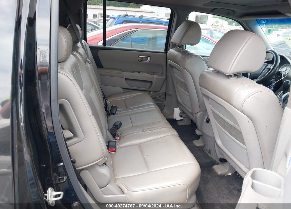 2011 HONDA PILOT EX-L VIN: 5FNYF4H7XBB096296