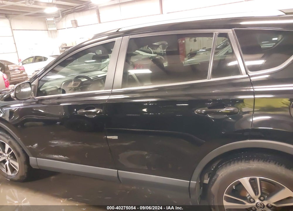2016 TOYOTA RAV4 XLE VIN: 2T3WFREVXGW250823