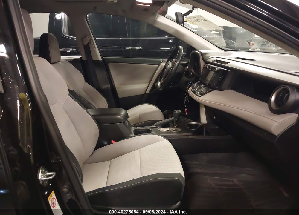 2016 TOYOTA RAV4 XLE VIN: 2T3WFREVXGW250823