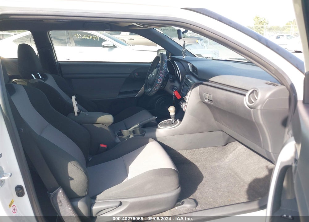 2015 SCION TC VIN: JTKJF5C77F3095827