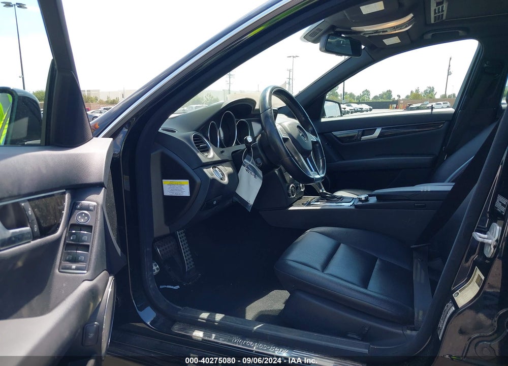 2013 MERCEDES-BENZ C 250 LUXURY/SPORT VIN: WDDGF4HBXDG087712