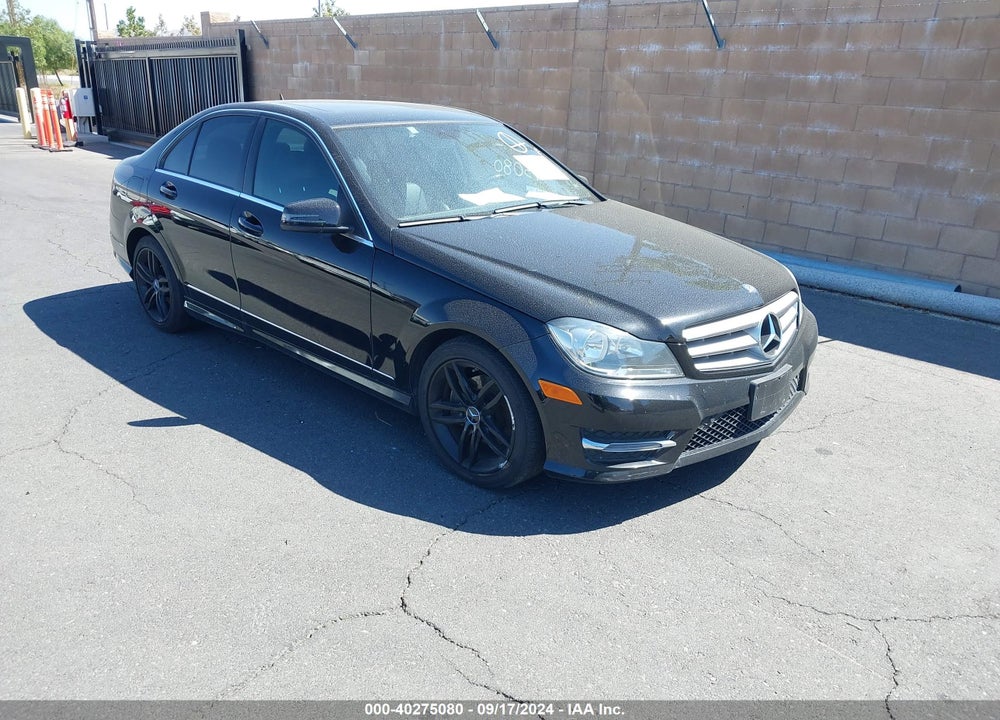 2013 MERCEDES-BENZ C 250 LUXURY/SPORT VIN: WDDGF4HBXDG087712