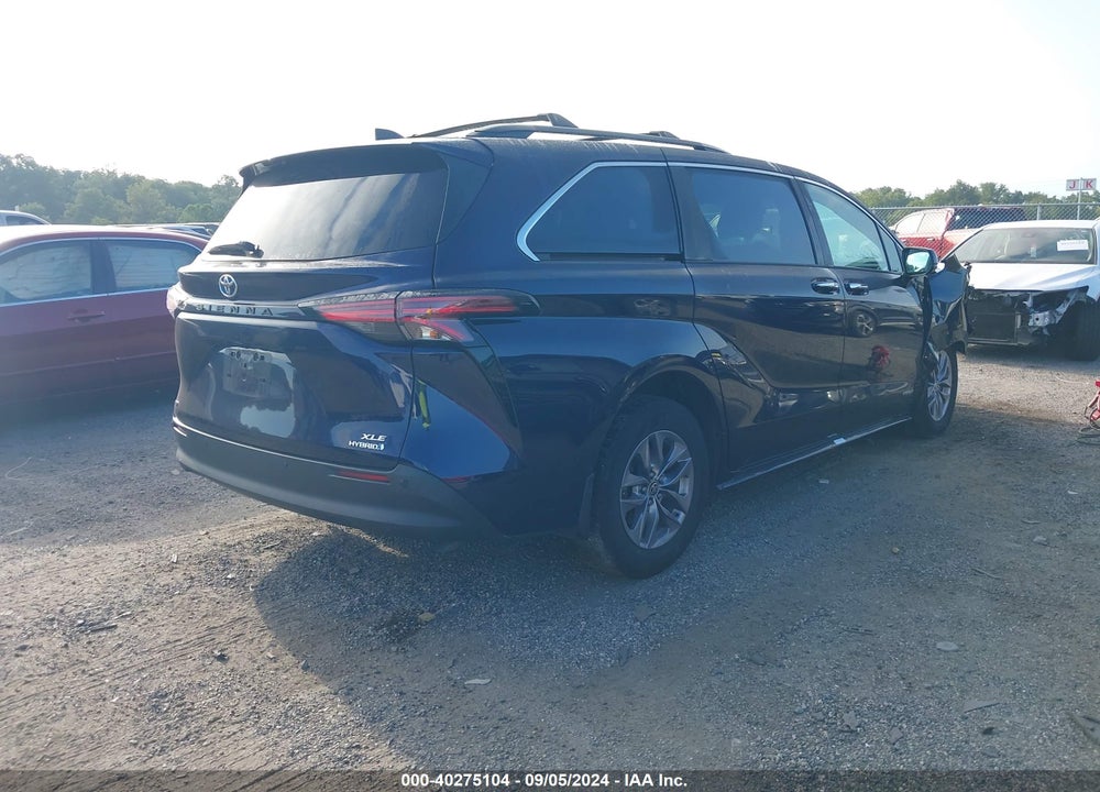 2021 TOYOTA SIENNA XLE VIN: 5TDJSKFC3MS019852