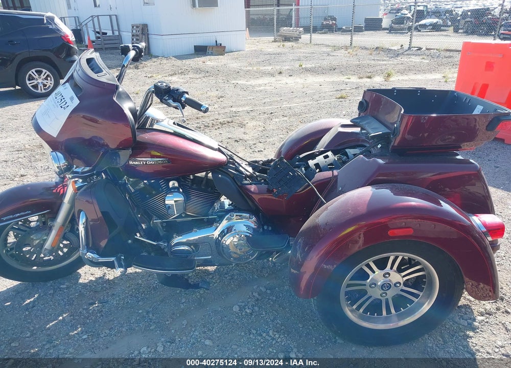 2015 HARLEY-DAVIDSON FLHTCUTG TRI GLIDE ULTRA VIN: 1HD1MAL12FB861159
