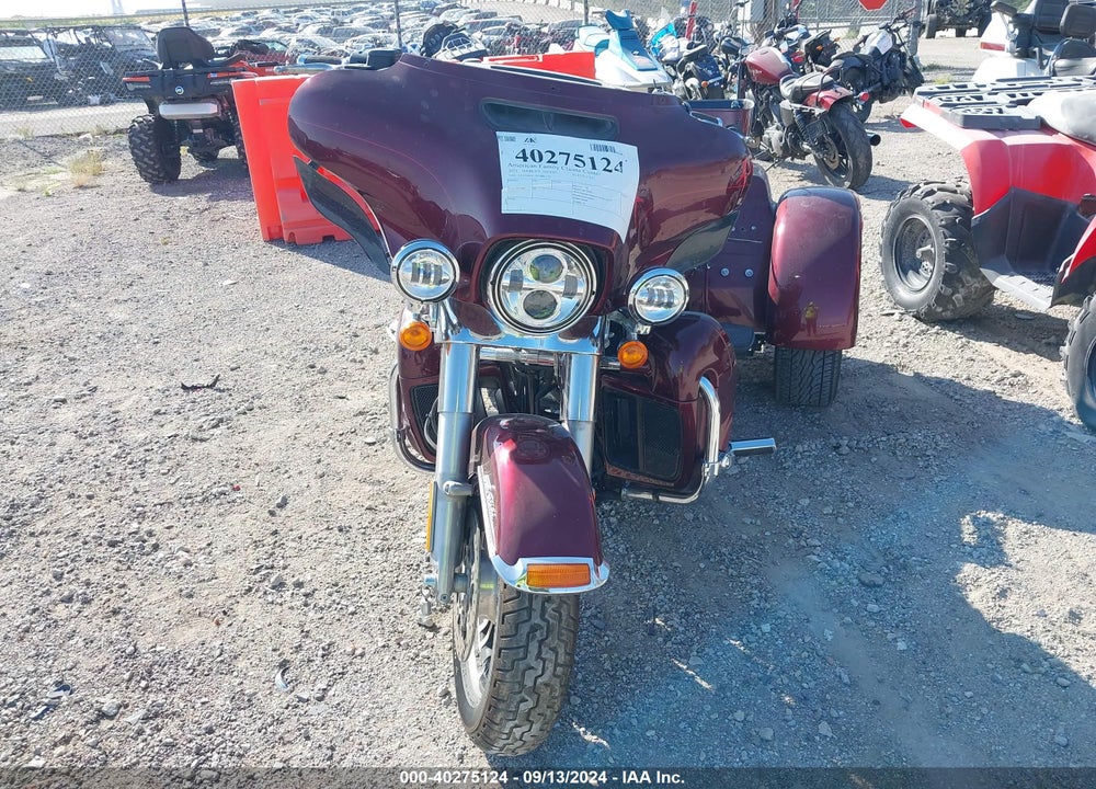 2015 HARLEY-DAVIDSON FLHTCUTG TRI GLIDE ULTRA VIN: 1HD1MAL12FB861159
