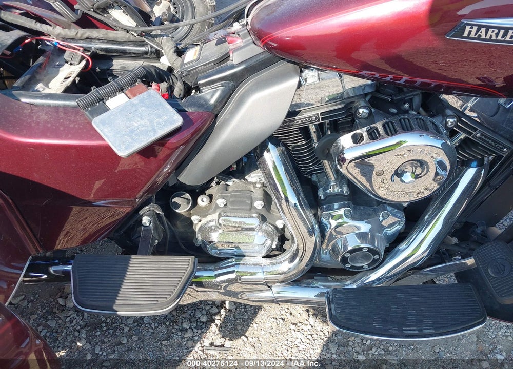 2015 HARLEY-DAVIDSON FLHTCUTG TRI GLIDE ULTRA VIN: 1HD1MAL12FB861159