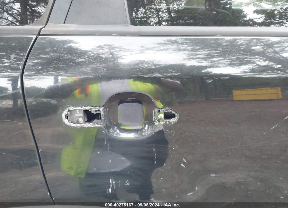 2013 KIA SORENTO LX V6 VIN: 5XYKTDA28DG310307