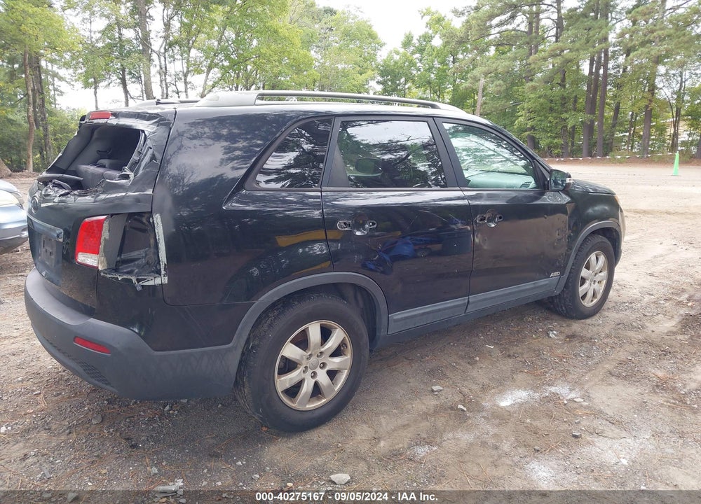 2013 KIA SORENTO LX V6 VIN: 5XYKTDA28DG310307