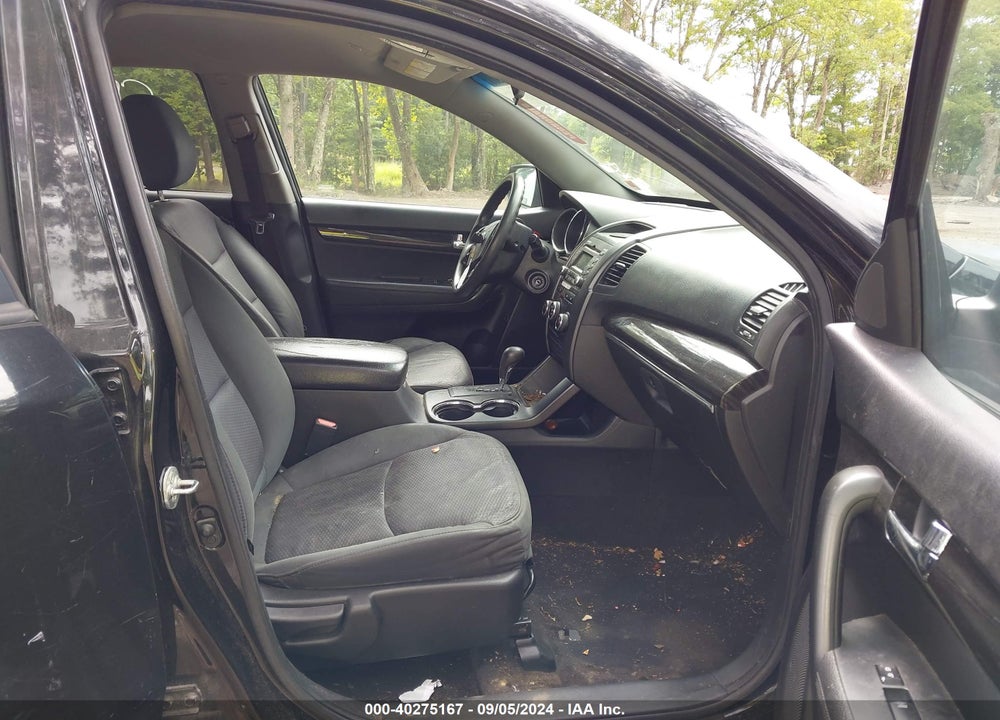 2013 KIA SORENTO LX V6 VIN: 5XYKTDA28DG310307