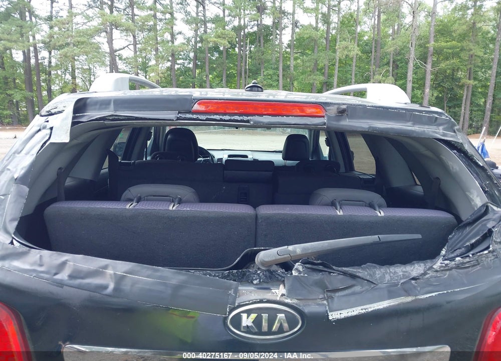 2013 KIA SORENTO LX V6 VIN: 5XYKTDA28DG310307