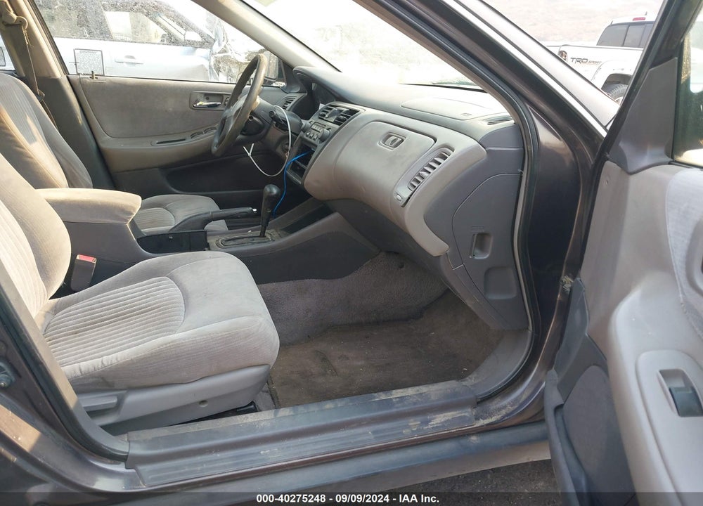 1998 HONDA ACCORD LX VIN: 1HGCG5649WA214022
