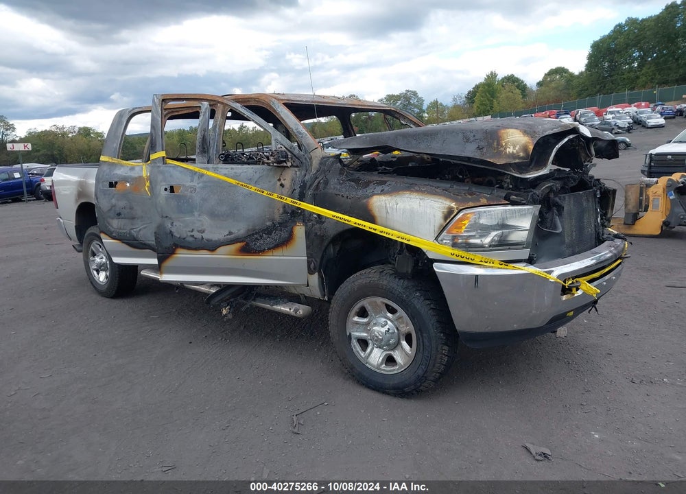 2016 RAM 2500 TRADESMAN VIN: 3C6UR5CL7GG311030