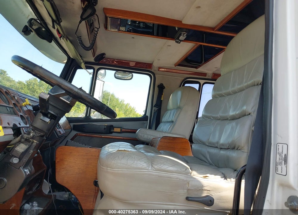 2000 FREIGHTLINER FL60 FL60 VIN: 1FV3GJBC3YH960906