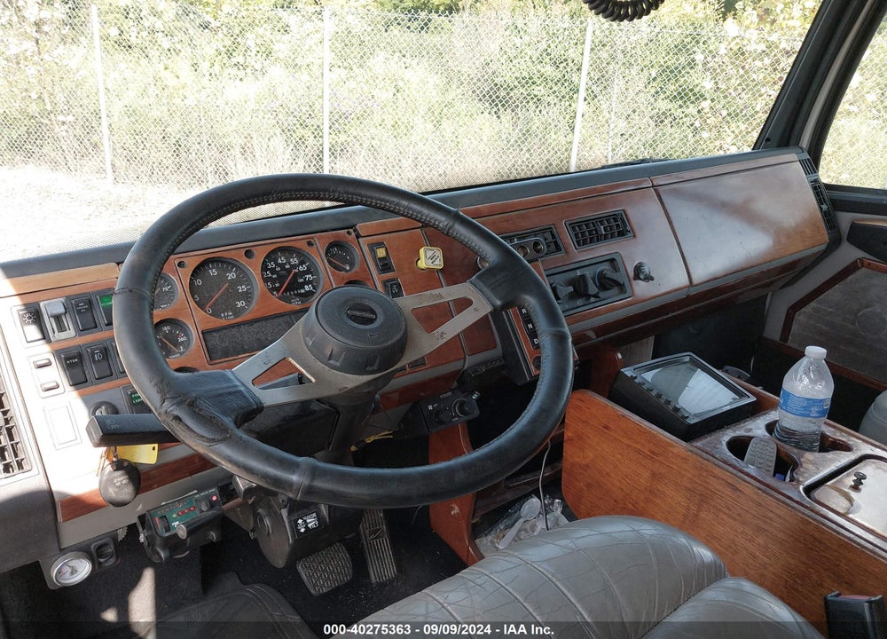 2000 FREIGHTLINER FL60 FL60 VIN: 1FV3GJBC3YH960906