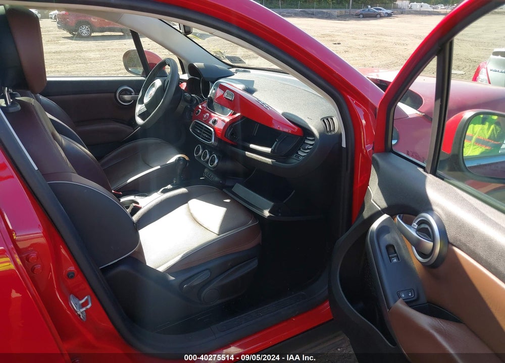 2018 FIAT 500X LOUNGE FWD VIN: ZFBCFXDB4JP638330