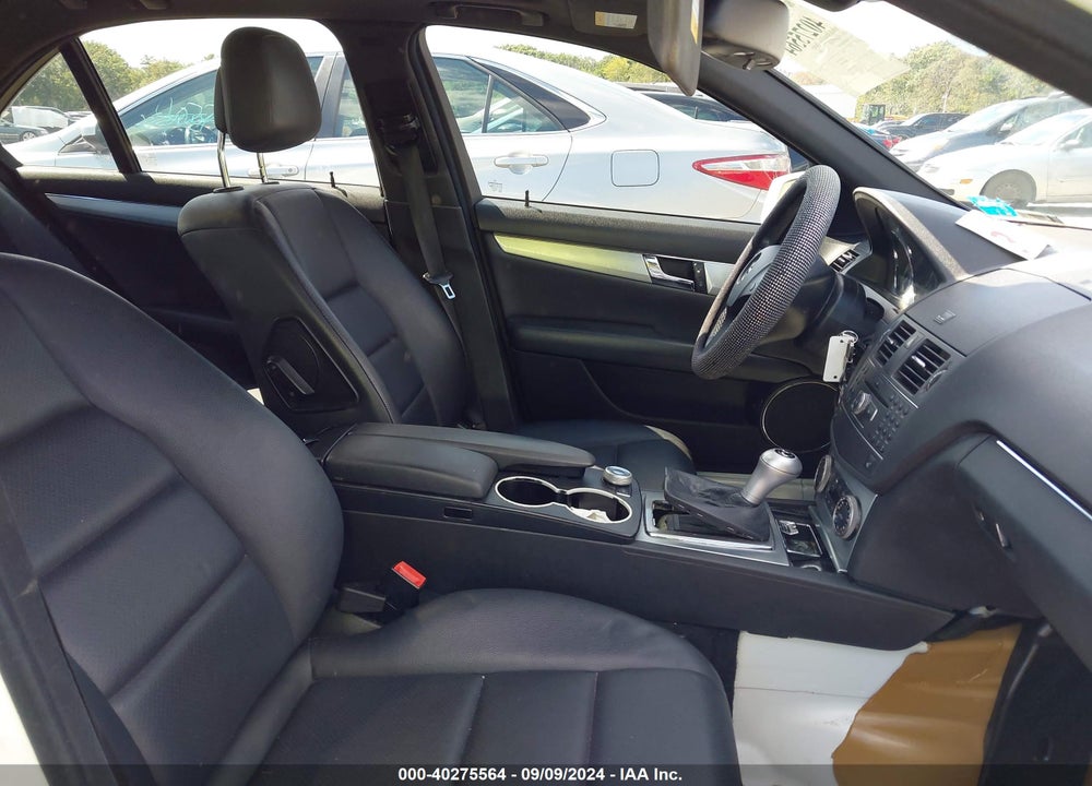 2011 MERCEDES-BENZ C 300 LUXURY 4MATIC/SPORT 4MATIC VIN: WDDGF8BB4BR144200