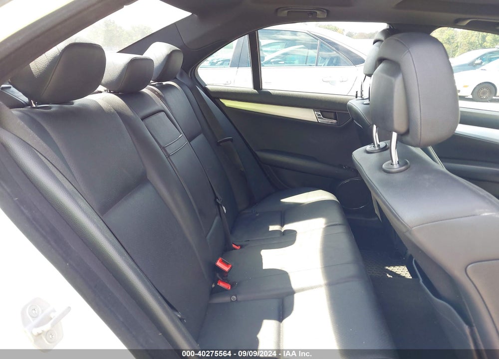 2011 MERCEDES-BENZ C 300 LUXURY 4MATIC/SPORT 4MATIC VIN: WDDGF8BB4BR144200