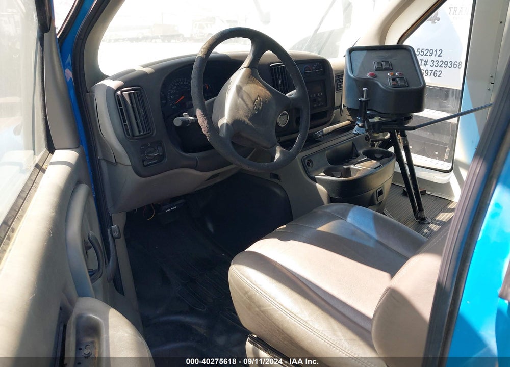 2001 CHEVROLET EXPRESS COMM CUTAWAY VIN: 1GBHG31F511143948