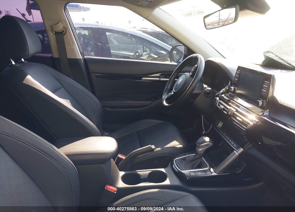 2021 KIA SELTOS EX VIN: KNDERCAA0M7175253