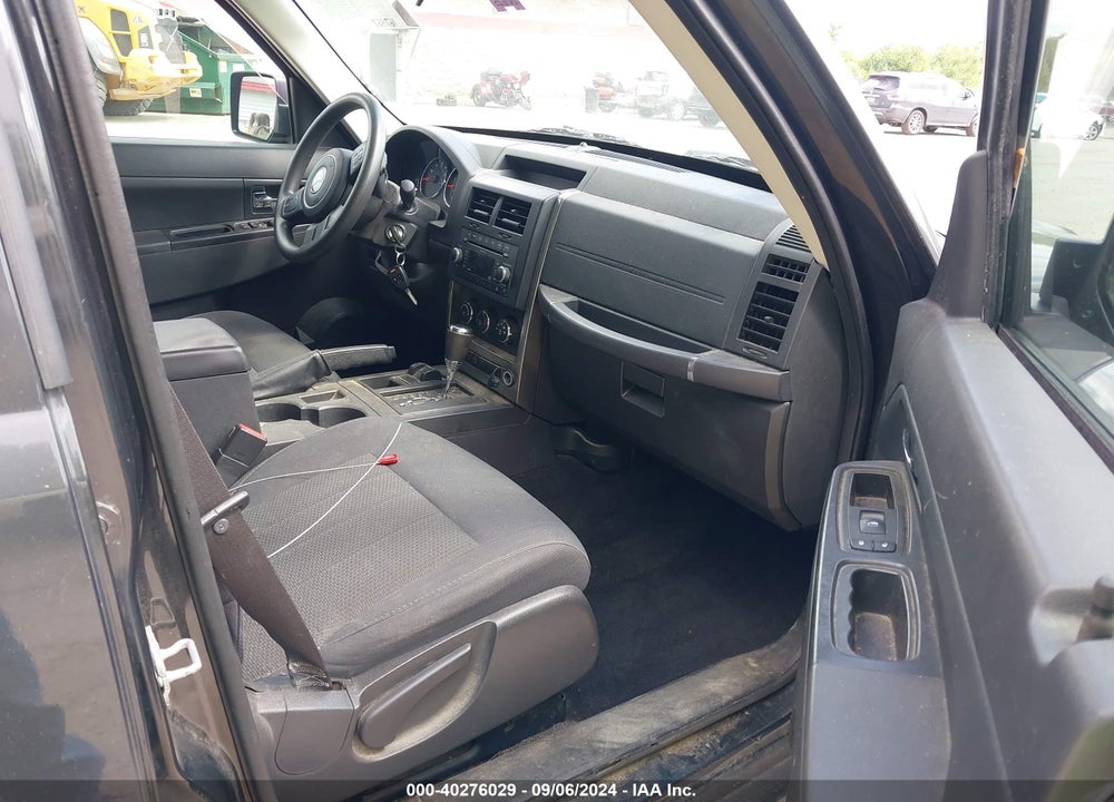 2011 JEEP LIBERTY VIN: 1J4PN2GK6BW592792